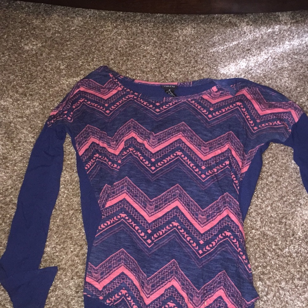 Long sleeve tee